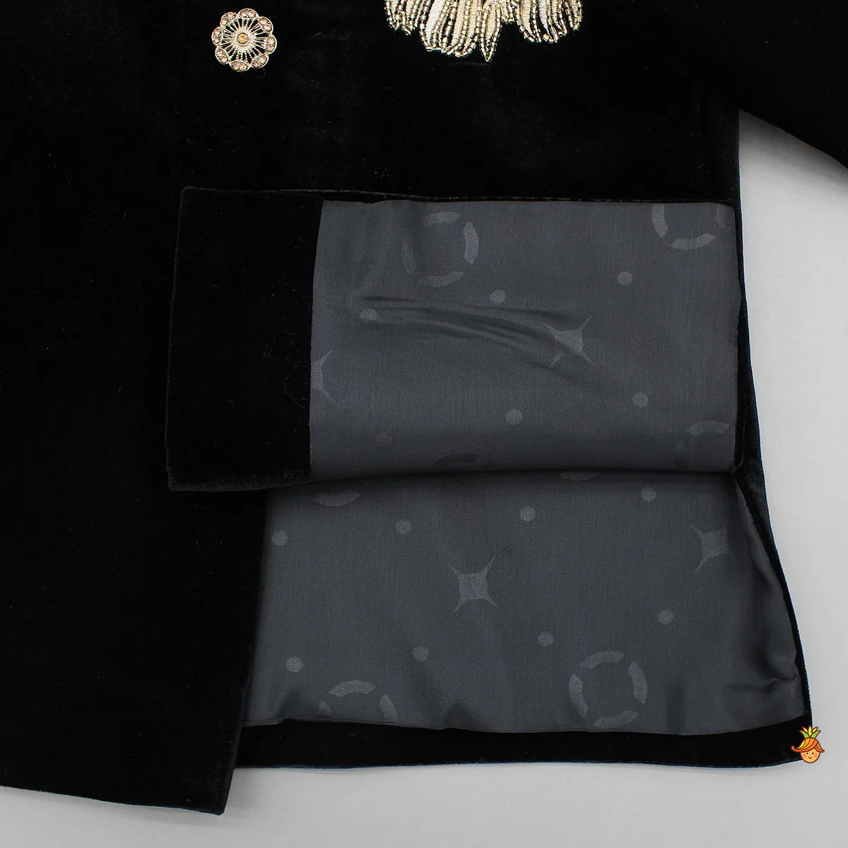 Stylish Zari Embroidered Velvet Sherwani With Pyjama - Image 9