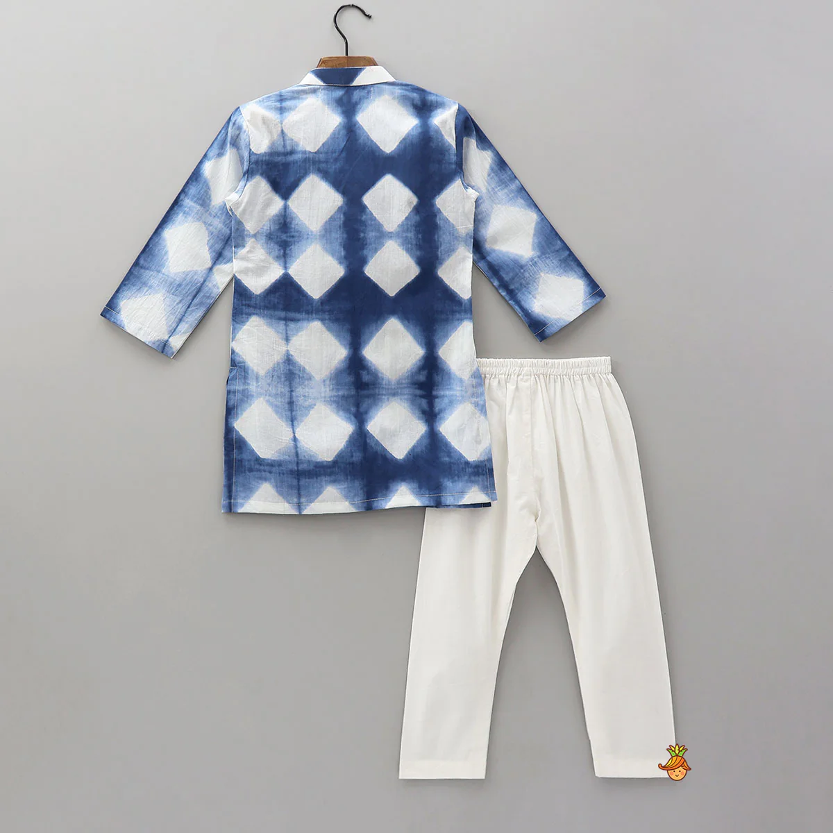 Thread Detailed Yoke Printed Ethnic Kurta And Pyjama - Image 2
