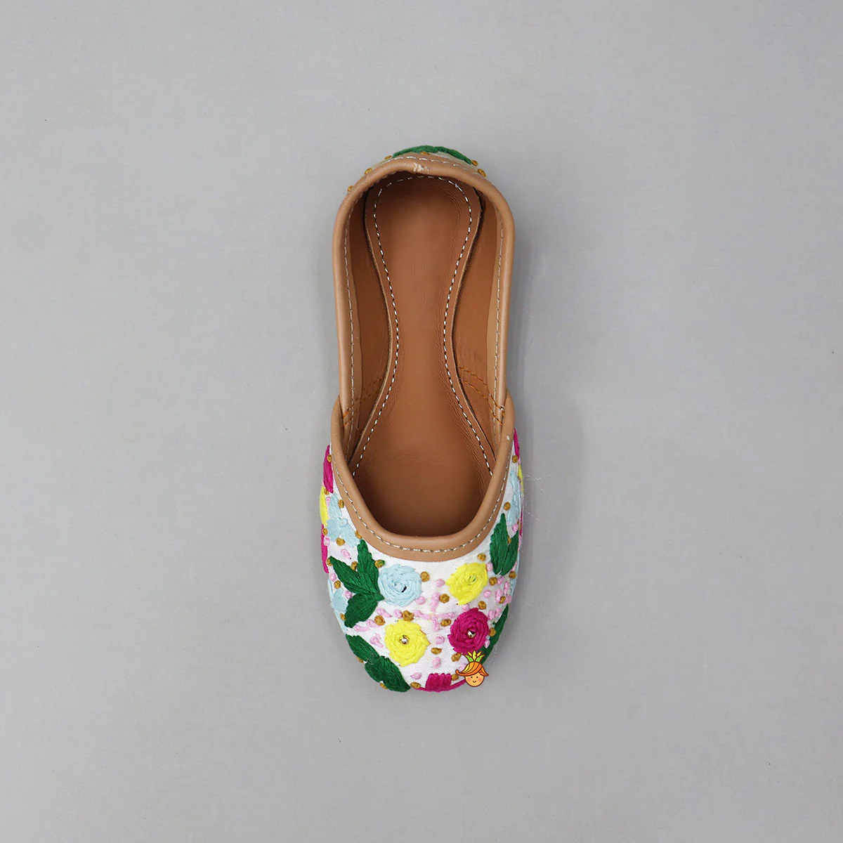 Thread Floral Embroidered Flat Jutti - Image 5