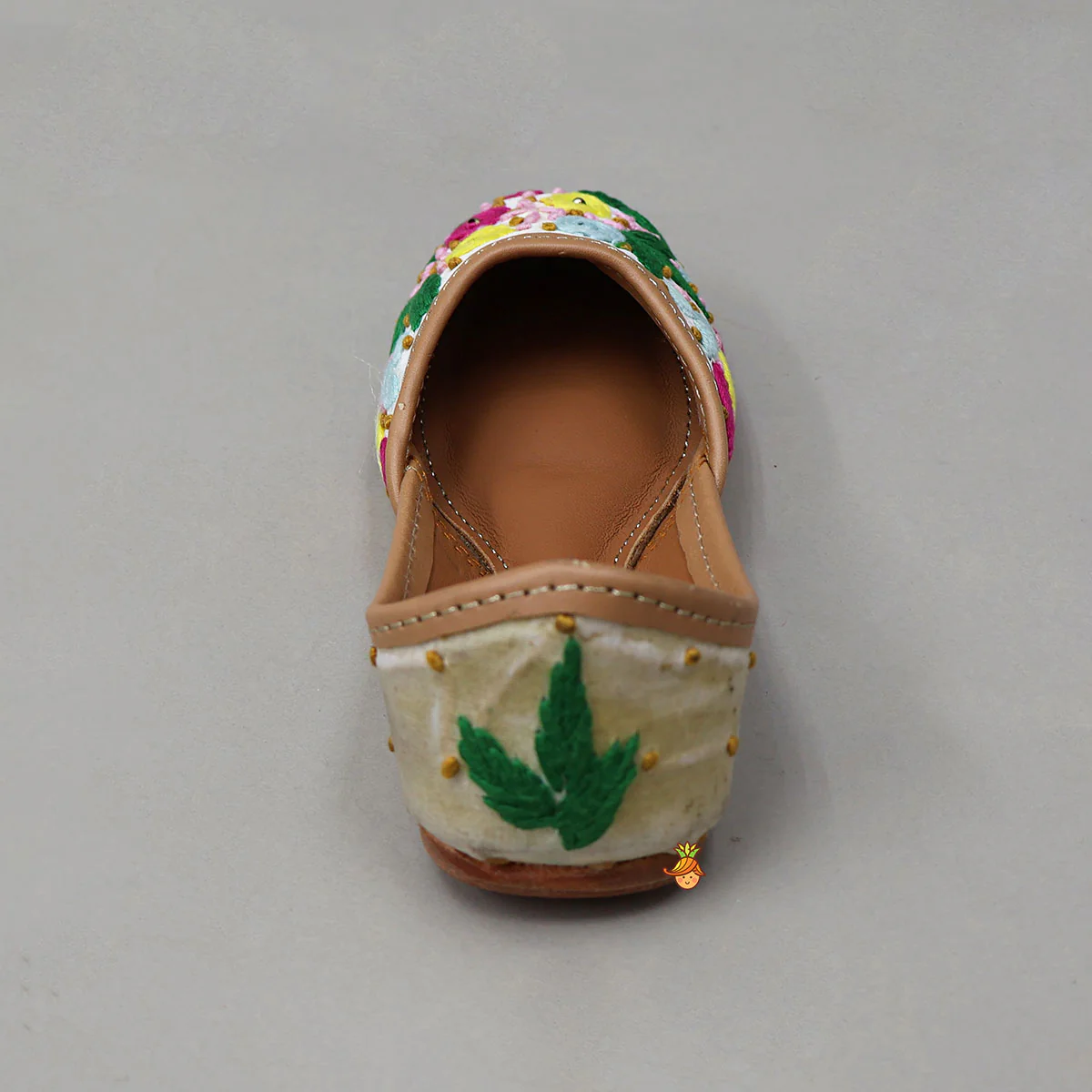 Thread Floral Embroidered Flat Jutti - Image 6