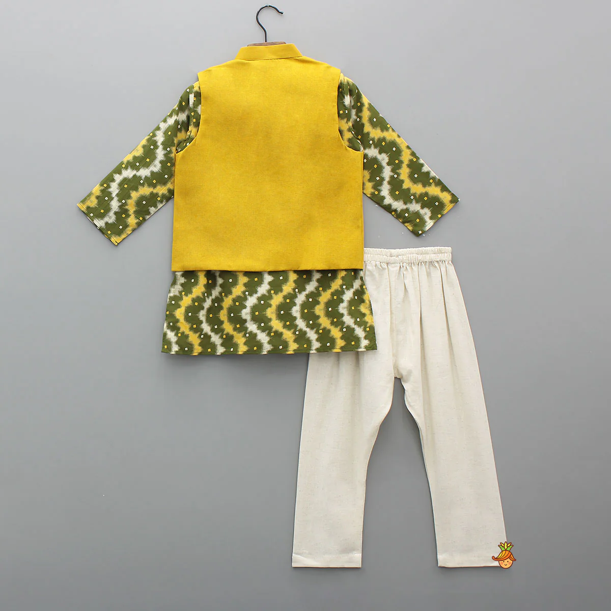 Tie-Dye Effect Printed Kurta With Embroidered Jacket And Churidar - Image 2