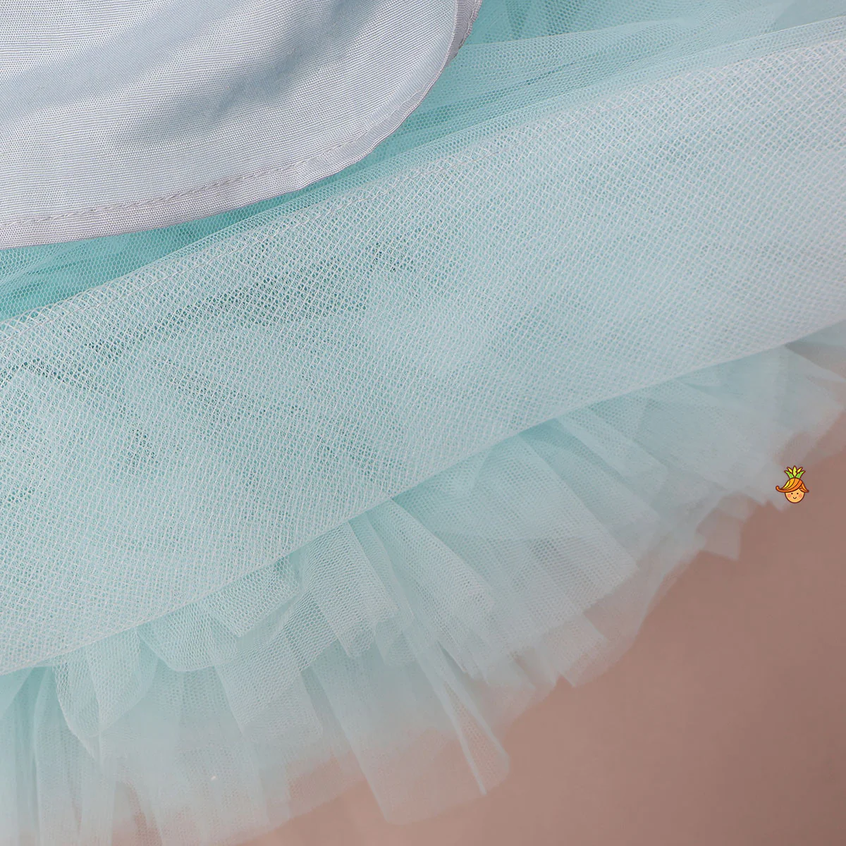 Triple Bow Adorned Trail Dress With Headband - Image 6