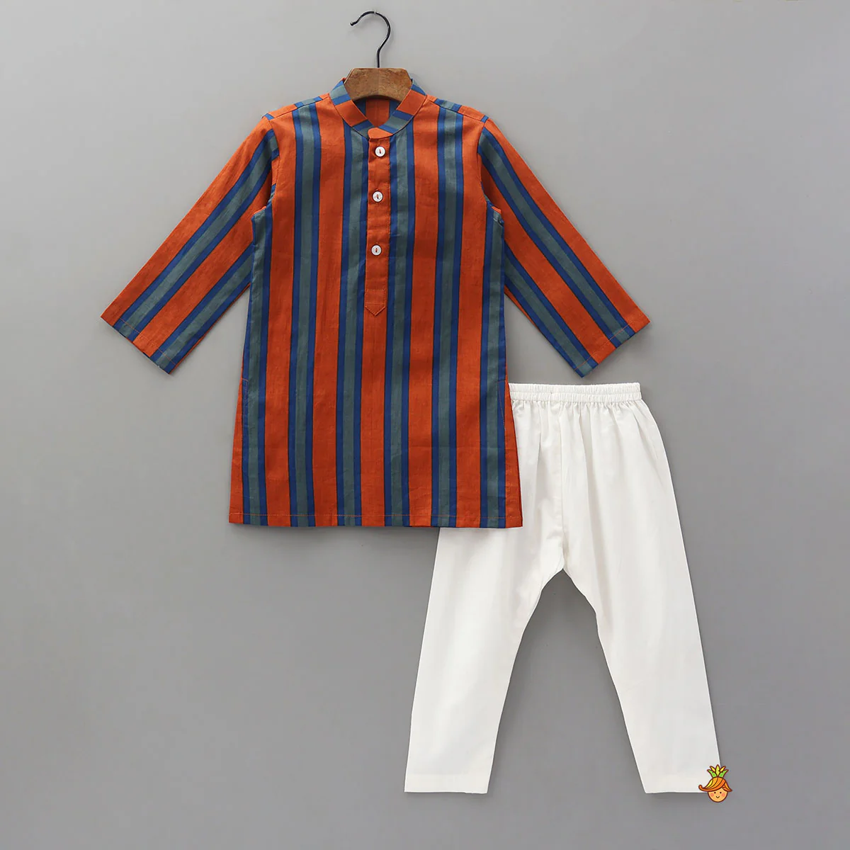 Vertical Striped Ethnic Kurta With Printed Jacket And Pyjama - Image 3
