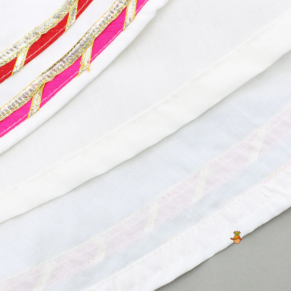 White Gota Lace Detailed Multicolour Embroidered Kurti - Image 4