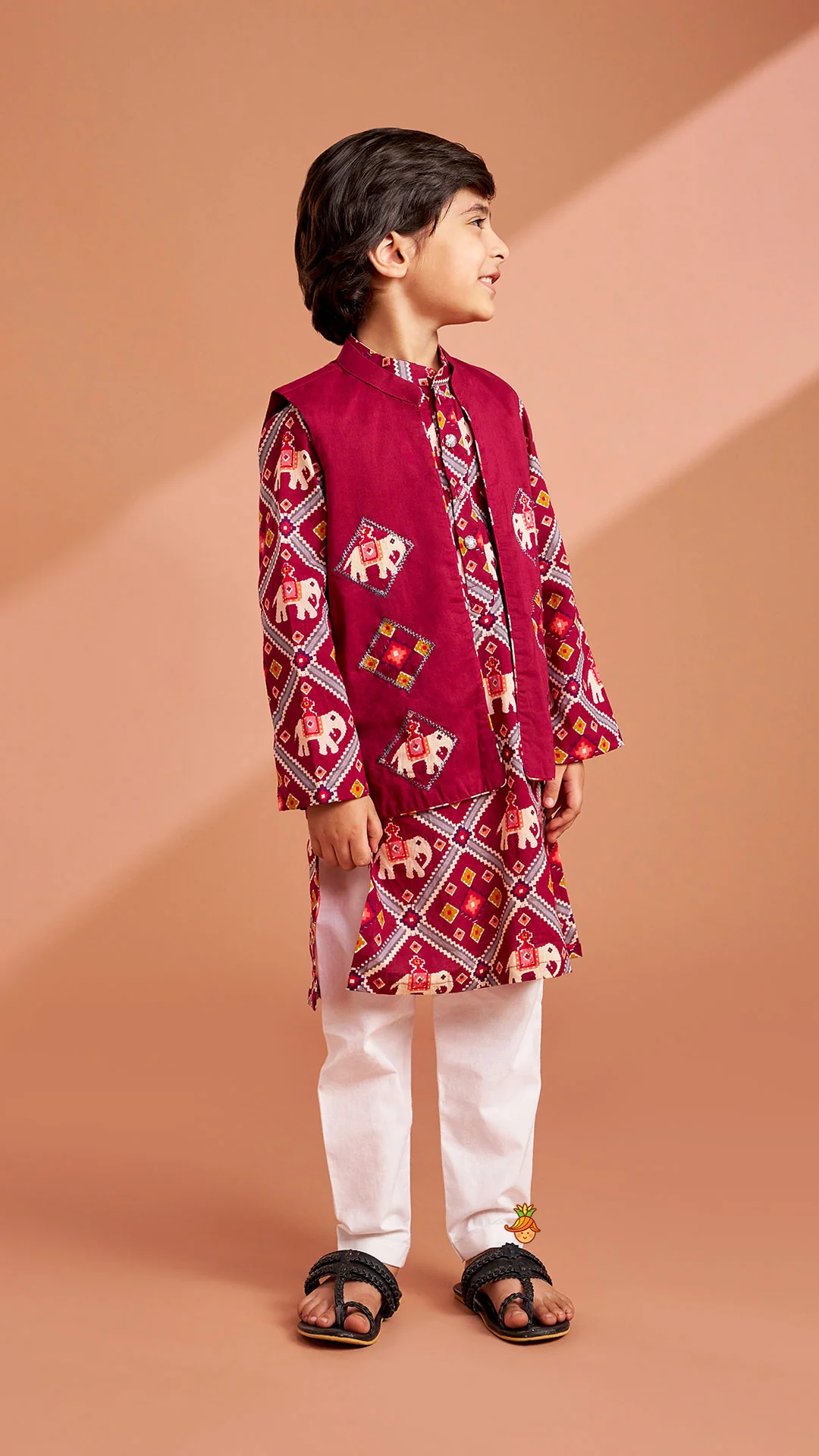 Wine Patola Printed Kurta With Front Open Jacket And Pyjama - Image 4