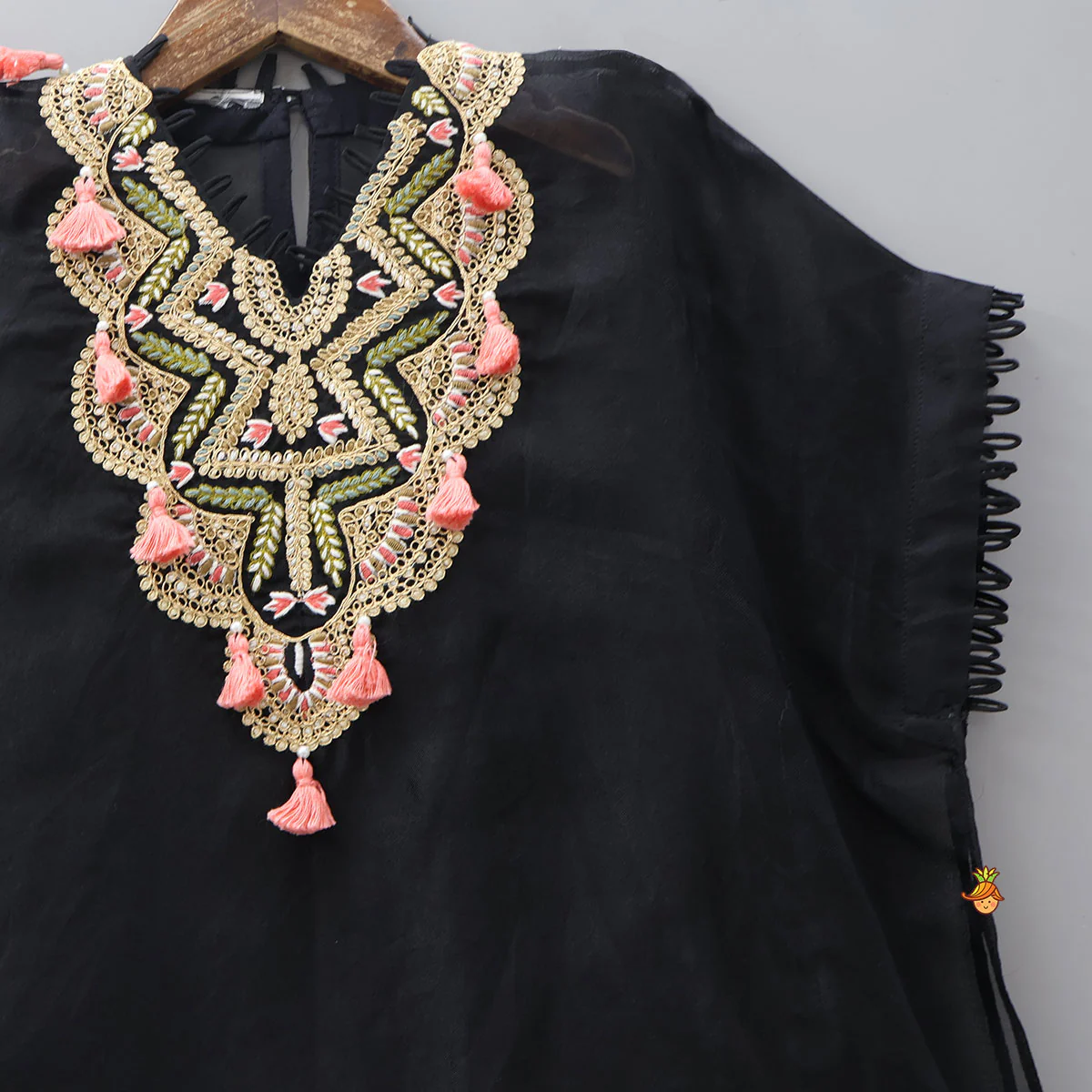 Yoke Embroidered Kaftan-Style Kurti With Inner Top And Matching Pant - Image 7